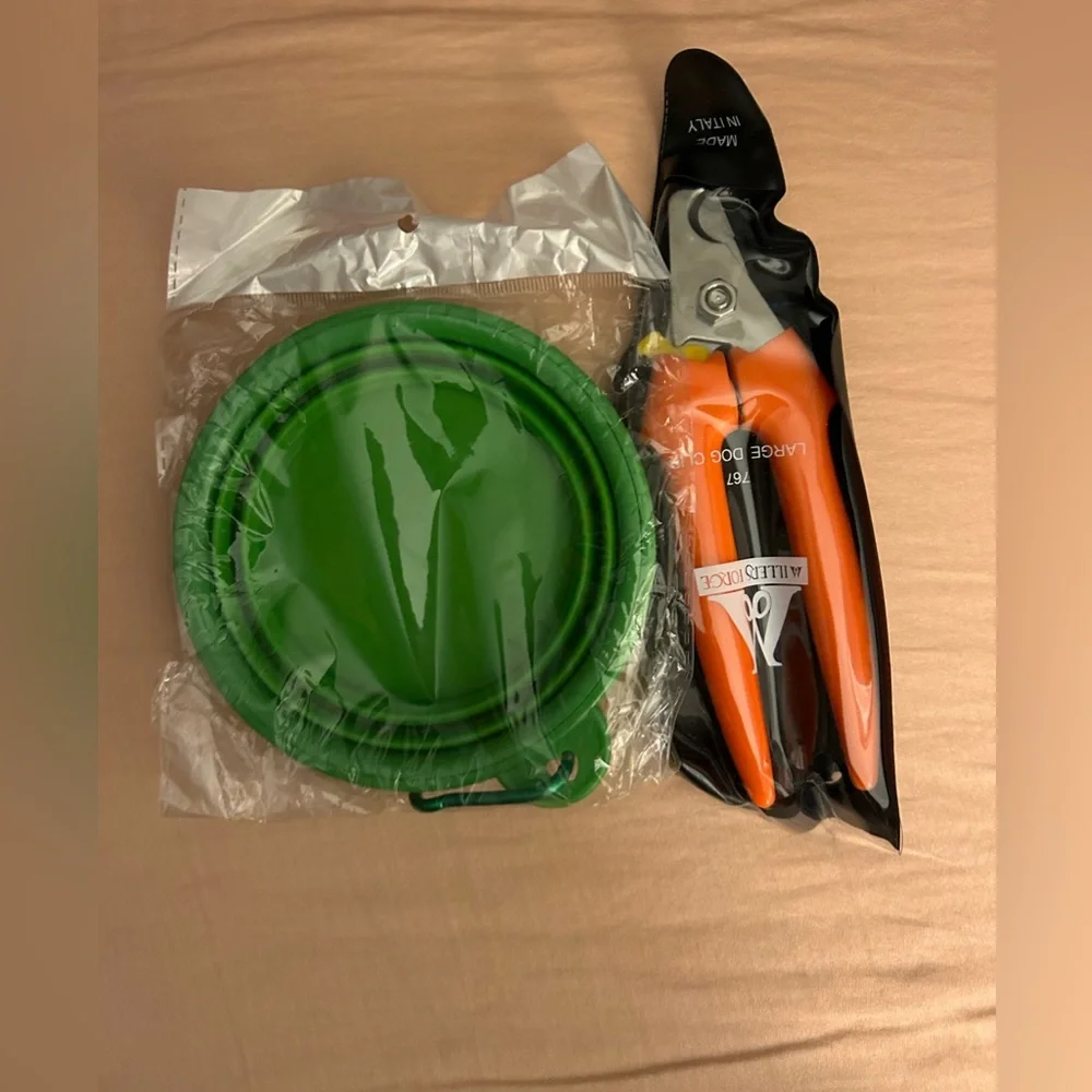 Millers Force Nail Clippers and Collapsible Food Dish
